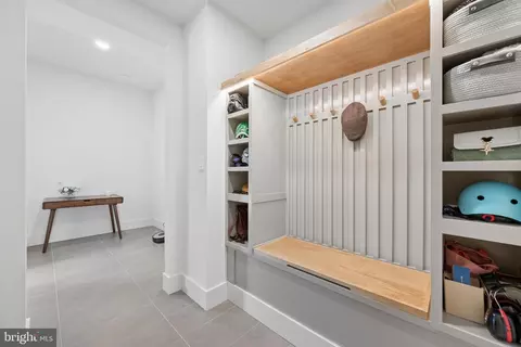 Entry Way - 4833 Reels Mill Rd, Frederick, MD 21704 photo 12 of 32