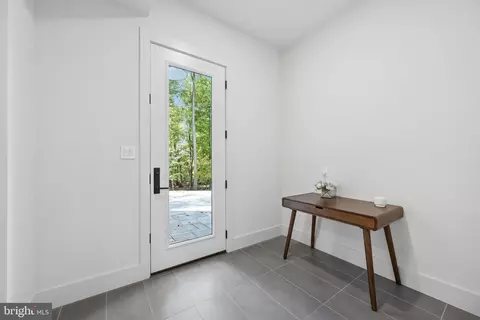 Entry Way - 4833 Reels Mill Rd, Frederick, MD 21704 photo 9 of 32