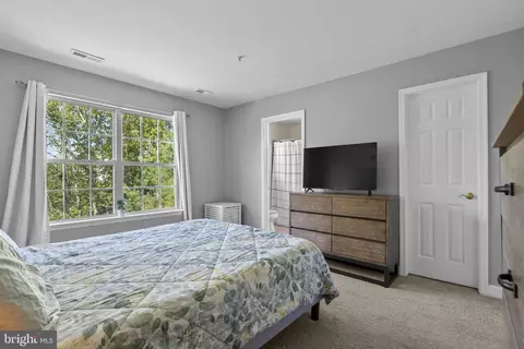 Bedroom - 6108 Pine Crest Ln, Frederick, MD 21701 photo 2 of 7