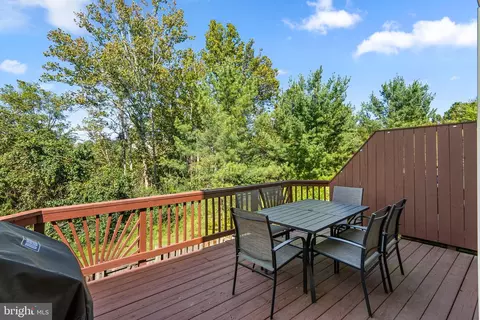 Exterior - 6108 Pine Crest Ln, Frederick, MD 21701 photo 3 of 7