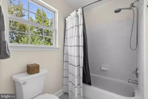 Bath - 6108 Pine Crest Ln, Frederick, MD 21701 photo 2 of 3