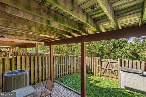 Exterior - 6108 Pine Crest Ln, Frederick, MD 21701 photo 6 of 7