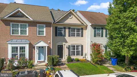 Exterior - 6108 Pine Crest Ln, Frederick, MD 21701 photo 2 of 7