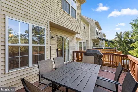 Exterior - 6108 Pine Crest Ln, Frederick, MD 21701 photo 5 of 7