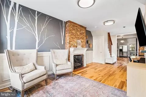 Entry Way - 207 Center St, Frederick, MD 21701 photo 2 of 6