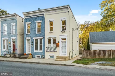 Exterior - 207 Center St, Frederick, MD 21701 photo 4 of 15