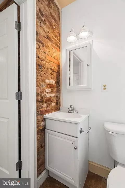 Bath - 207 Center St, Frederick, MD 21701 photo 3 of 3