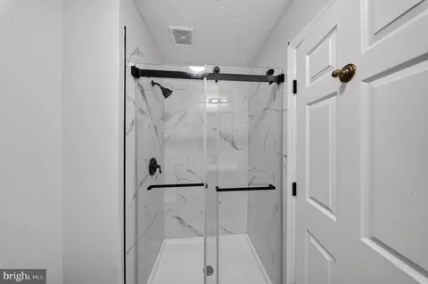 Bath - 609 Himes Ave #110, Frederick, MD 21703 photo 2 of 4