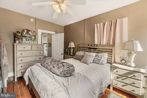 Bedroom - 201 W 5th St, Frederick, MD 21701 photo 3 of 3