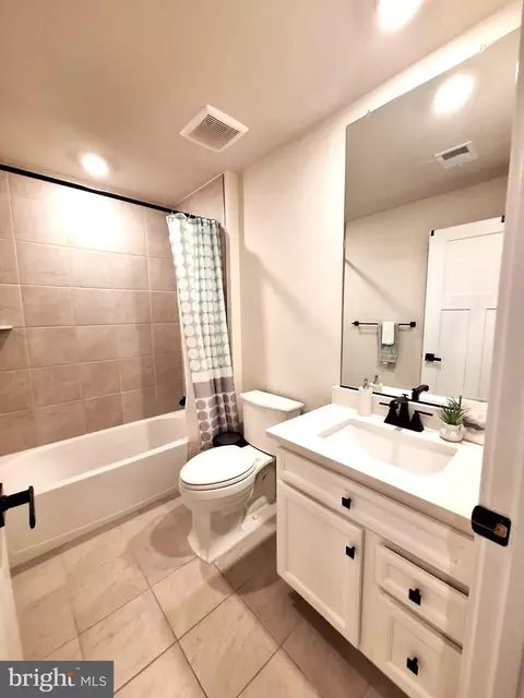 Bath - Undisclosed, Frederick, MD 21704 photo 1 of 5