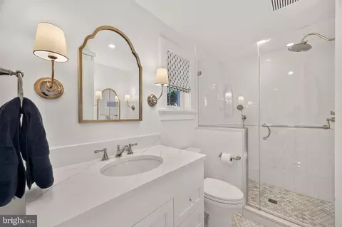 Bath - 501 Fleming Ave, Frederick, MD 21701 photo 2 of 5