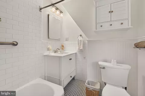 Bath - 501 Fleming Ave, Frederick, MD 21701 photo 5 of 5