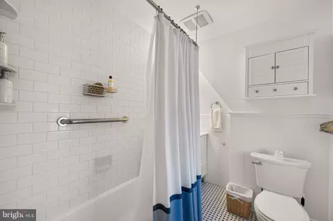 Bath - 501 Fleming Ave, Frederick, MD 21701 photo 4 of 5