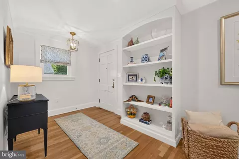 Entry Way - 501 Fleming Ave, Frederick, MD 21701 photo 2 of 11