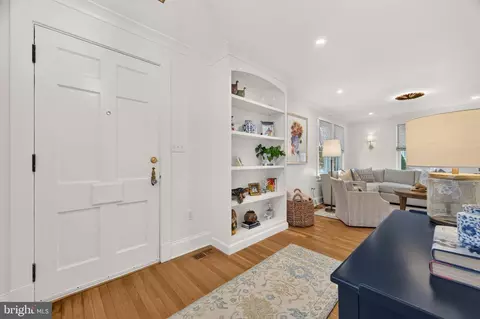 Entry Way - 501 Fleming Ave, Frederick, MD 21701 photo 4 of 11
