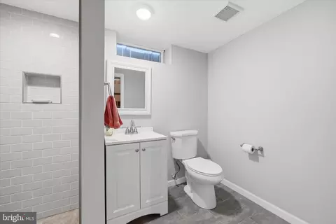Bath - 116 Kline Blvd, Frederick, MD 21701 photo 4 of 4