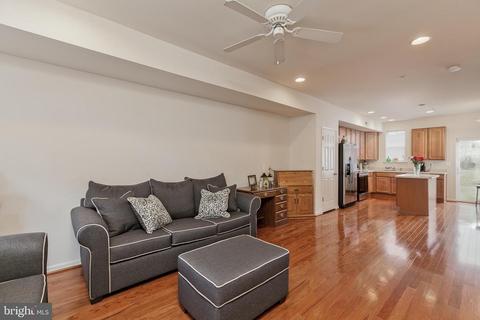 642 Tivoli Rd, Frederick, MD 21703 photo 2