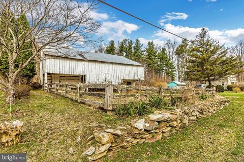 12908 Martin Rd, Smithsburg, MD 21783 photo 2