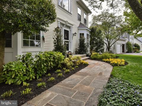 6405 Spring Forest Rd, Frederick, MD 21701 photo 2