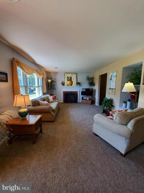928 Shawnee Dr, Frederick, MD 21701 photo 3