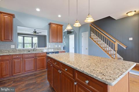 126 Fieldstone Ct, Frederick, MD 21702 photo 9