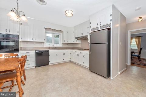 608 Grant Pl, Frederick, MD 21702 photo 17