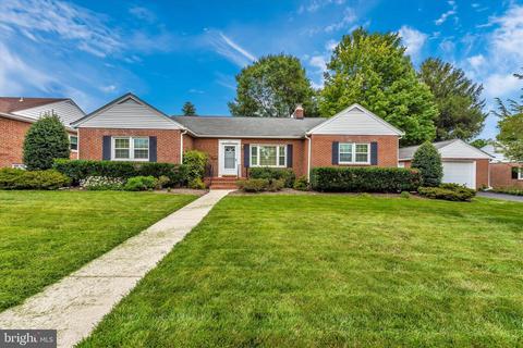 608 Grant Pl, Frederick, MD 21702 photo 3