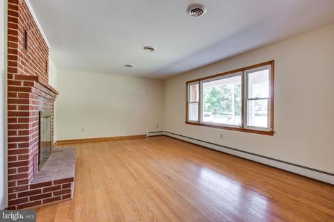 204 Baughmans Ln, Frederick, MD 21702 photo 5