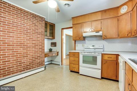 204 Baughmans Ln, Frederick, MD 21702 photo 12