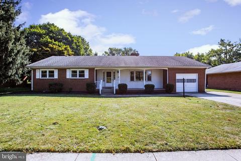 204 Baughmans Ln, Frederick, MD 21702 photo 2
