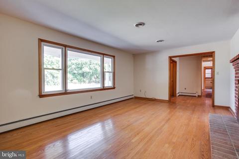 204 Baughmans Ln, Frederick, MD 21702 photo 6