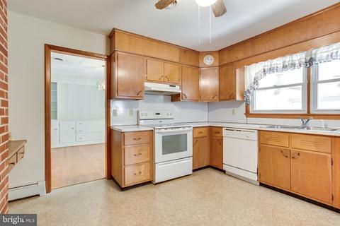 204 Baughmans Ln, Frederick, MD 21702 photo 11