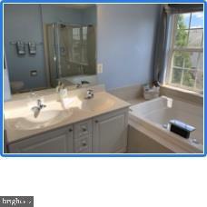 1950 Crossing Stone Ct, Frederick, MD 21702 photo 8