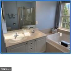 1950 Crossing Stone Ct, Frederick, MD 21702 photo 7