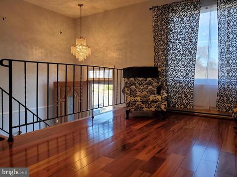 200 Spruce Ct, Frederick, MD 21701 photo 4