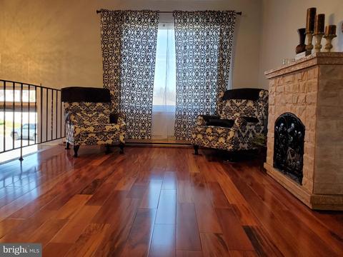 200 Spruce Ct, Frederick, MD 21701 photo 5