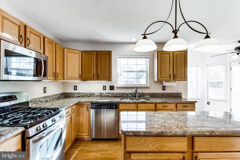 5015 Saint Simon Ct, Frederick, MD 21703 photo 3