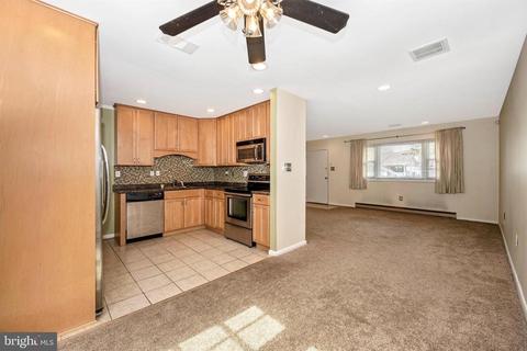 808 Young Pl, Frederick, MD 21702 photo 9