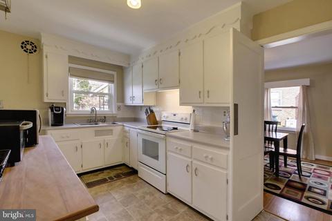 611 Grant Pl, Frederick, MD 21702 photo 9
