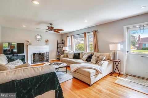611 Grant Pl, Frederick, MD 21702 photo 4