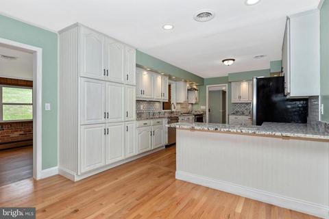 7310 Parkview Dr, Frederick, MD 21702 photo 13