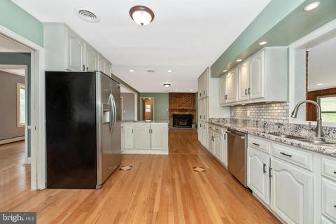7310 Parkview Dr, Frederick, MD 21702 photo 17