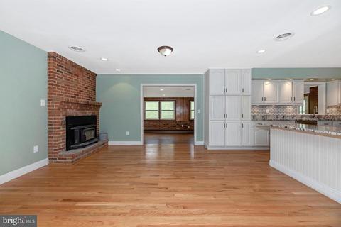 7310 Parkview Dr, Frederick, MD 21702 photo 9