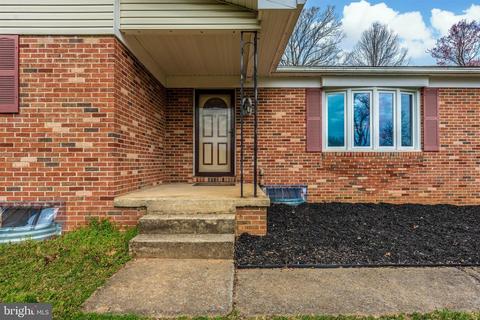 7310 Parkview Dr, Frederick, MD 21702 photo 1