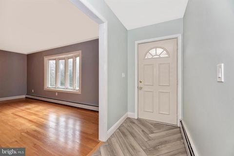 7310 Parkview Dr, Frederick, MD 21702 photo 3
