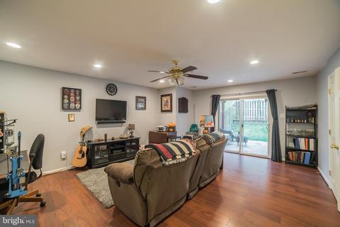 515 Sylvan Ct, Frederick, MD 21703 photo 3