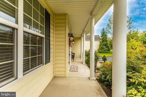2407 Barrett Ct, Frederick, MD 21702 photo 4