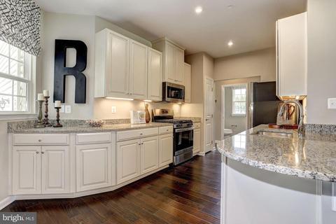 3221 Thornapple Dr, Frederick, MD 21704 photo 3