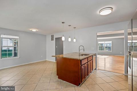211 Thames Dr, Frederick, MD 21702 photo 9