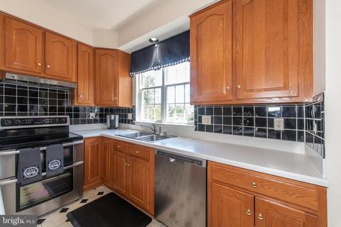6901 Baron Ct, Frederick, MD 21703 photo 9